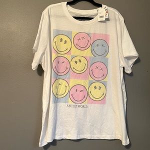 NWT Smiley World Sz 1X Women’s Pink Blue Yellow Mod Smile Soft T-shirt Top $29!